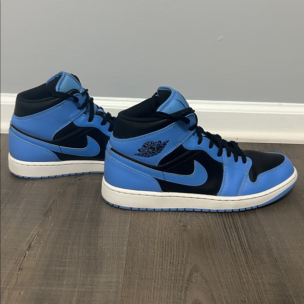 Air Jordan Mid 1 Sneakers University Blue Black